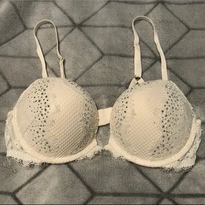 VS Limited Edition Bra